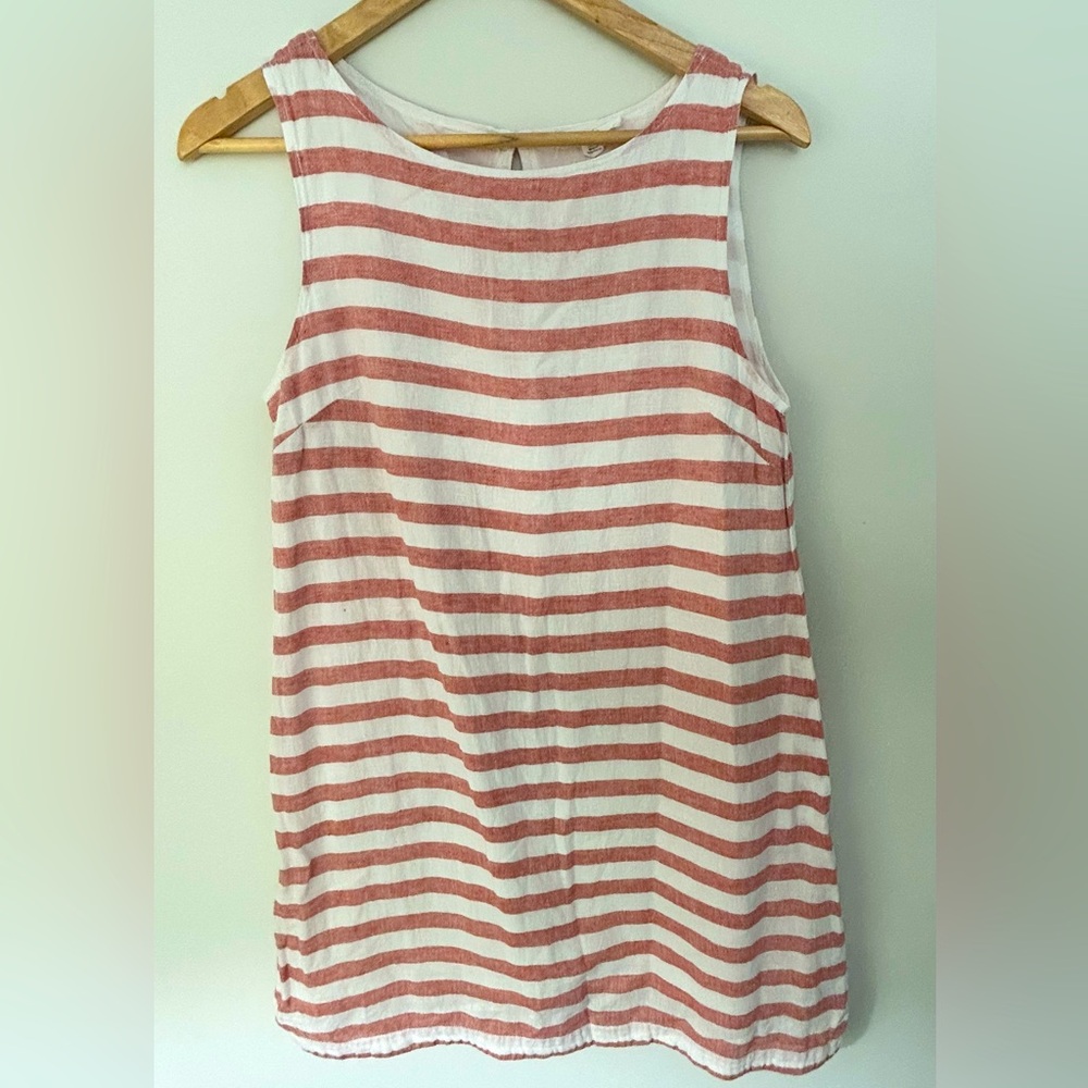 beach. lunch. lounge. Dress